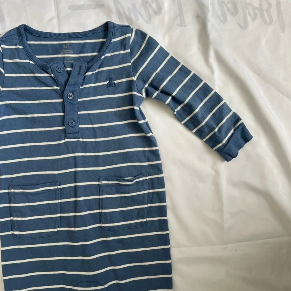 Baby Gap Blue and White Striped Kids Long Sleeve One Piece Size 12-18 Months
